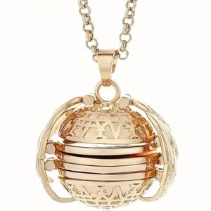 Gold Locket Pendant Necklace for Pictures